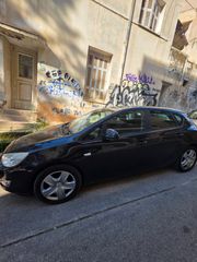 Opel Astra 2011