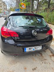 Opel Astra 2011-thumb-1