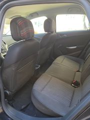 Opel Astra 2011-thumb-9