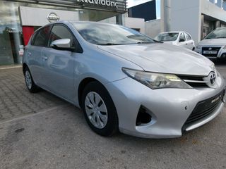Toyota Auris 2013
