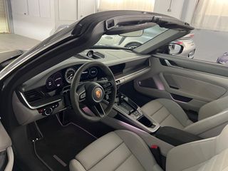 Porsche 911 2021 992 Turbo S Cabrio Sport Design Full Option-thumb-38
