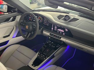 Porsche 911 2021 992 Turbo S Cabrio Sport Design Full Option-thumb-31