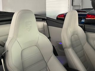 Porsche 911 2021 992 Turbo S Cabrio Sport Design Full Option-thumb-32