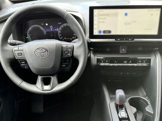 Toyota C-HR  2024-thumb-3
