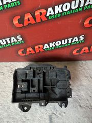 Βάση μπαταρίας 68186053A Jeep Cherokee 14-19