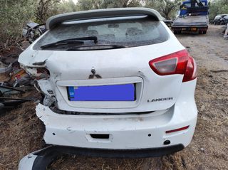 Mitsubishi Lancer 2011-thumb-1