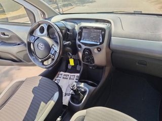 Toyota Aygo 2018 1.0 VVT-i X-Play Connent-thumb-9