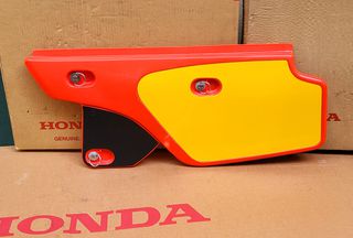 OEM,Honda XR250R,XR350R,XR600R, Αριστερό πλαϊνό καπάκι. R-119 Flash Red