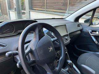 Peugeot 208 2016 1.2 PURETECH 82 ACTIVE-thumb-9