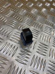 FIAT IDEA ‘07 Διακοπτης παραθύρου εμπρός R σε άριστη κατάσταση γνησια!!!