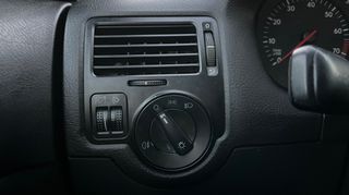 Volkswagen Bora 2000 1.6 102hp-thumb-28