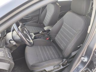 Opel Insignia 2011-thumb-12
