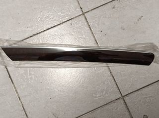 MERCEDES ΔΙΑΚΟΣΜΗΤΙΚΟ ΠΙΣΩ ΔΕΞΙΑΣ ΠΟΡΤΑΣ