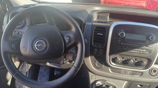 Opel Vivaro 2015-thumb-5