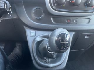 Opel Vivaro 2015-thumb-11