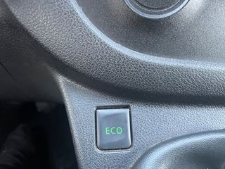 Opel Vivaro 2015-thumb-14