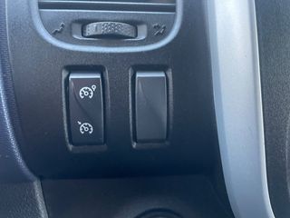 Opel Vivaro 2015-thumb-12