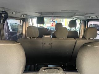 Opel Vivaro 2015-thumb-27
