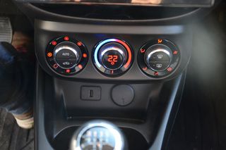 Opel Corsa 2015 Κλιματισμός, Θερμαινόμενο σαλόνι, Αισθητήρες μπρος-πίσω-thumb-16
