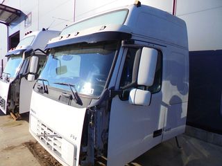 ΚΑΜΠΙΝΑ VOLVO FH13 2006