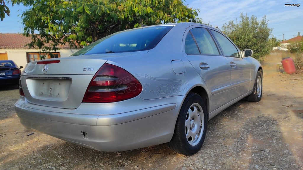 Mercedes-Benz 220 '04 E 220 CDI