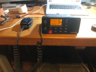Navman vhf 7100