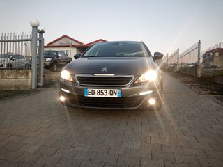 Peugeot 308 2016 1.2 e-THP Style-thumb-6