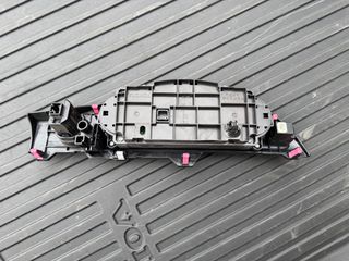 Τoyota Yaris 18 HYBRID Διακοπτες Κλιματισμου κλπ-thumb-1