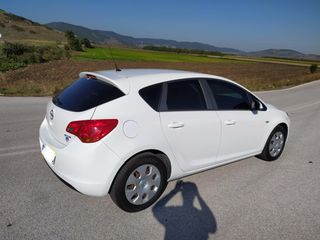 Opel Astra 2011