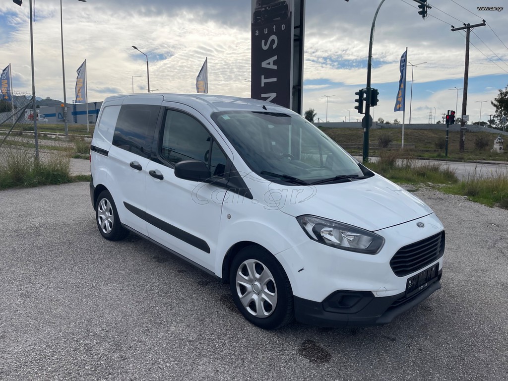 Ford Transit Courier 2022 Navi Clima