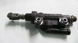 YAMAHA TDM 900 BREMBO ΤΡΟΜΠΑ ΠΙΣΙΝΟΥ ΦΡΕΝΟΥ ΓΝΗΣΙΑ ΑΡΙΣΤΑ ΛΕΙΤΟΥΡΓΙΚΗ