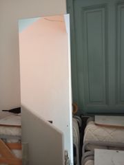 Επιτοίχιος καθρέπτης.