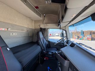 Volvo 2016 FH4 500-thumb-18