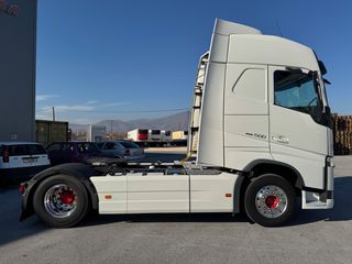 Volvo 2016 FH4 500-thumb-4