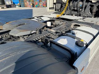 Volvo 2016 FH4 500-thumb-5