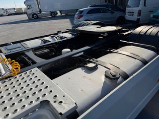 Volvo 2016 FH4 500-thumb-8