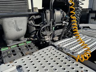 Volvo 2016 FH4 500-thumb-9