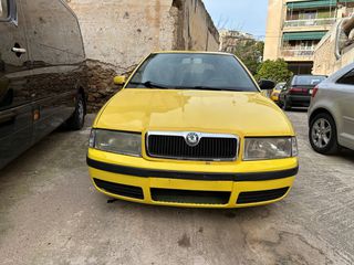 Skoda Octavia 2010-thumb-1
