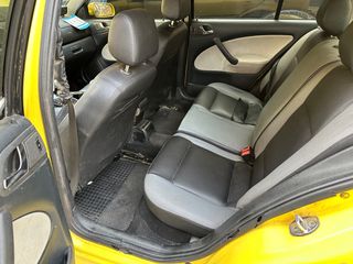 Skoda Octavia 2010-thumb-7