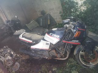 Honda CBR-750-thumb-2