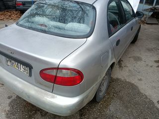 Daewoo lanos καπό πισω