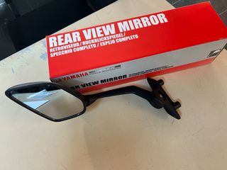 ΚΑΘΡΕΦΤΗΣ ΔΕΞΙΟΣ T-MAX560 2022-2024