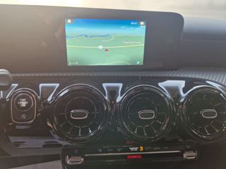 Mercedes-Benz A 180 2019 D 7G-DCT-thumb-9