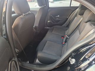 Mercedes-Benz A 180 2019 D 7G-DCT-thumb-17