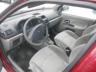 Renault Clio 2004-thumb-4