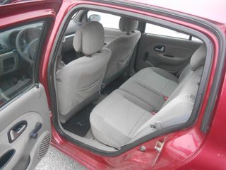 Renault Clio 2004-thumb-5