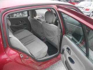 Renault Clio 2004-thumb-8