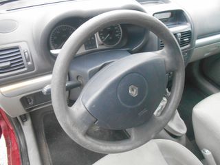 Renault Clio 2004-thumb-9