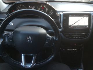Peugeot 208 2018 1.2 PURETECH 110 ALLURE-thumb-13
