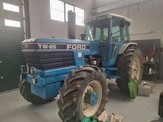 Τρακτέρ Ford 2000 TW25